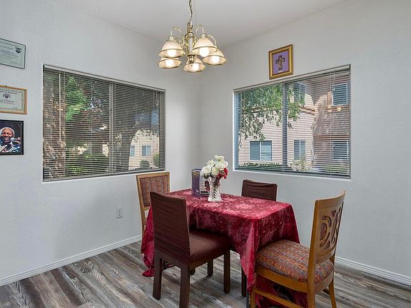 5th image of 1050 E Cactus Ave Unit 1055