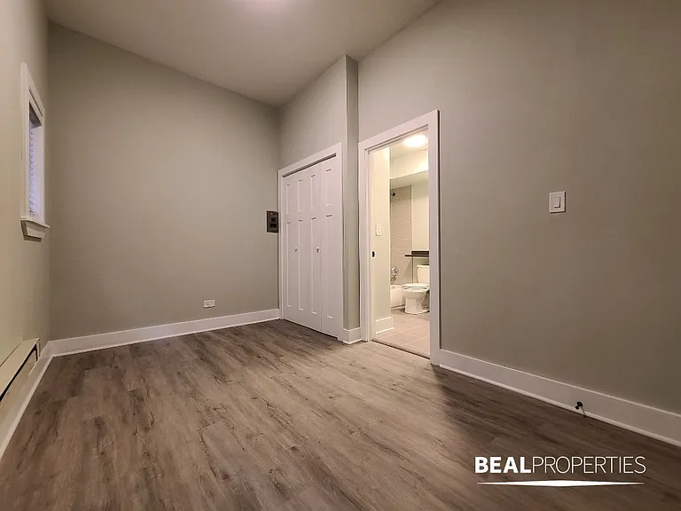 1435 N Dearborn St #B3 — Photo 8