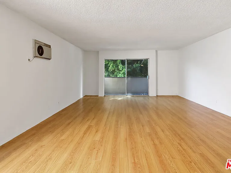 10980 Ohio Ave #101 — Photo 2