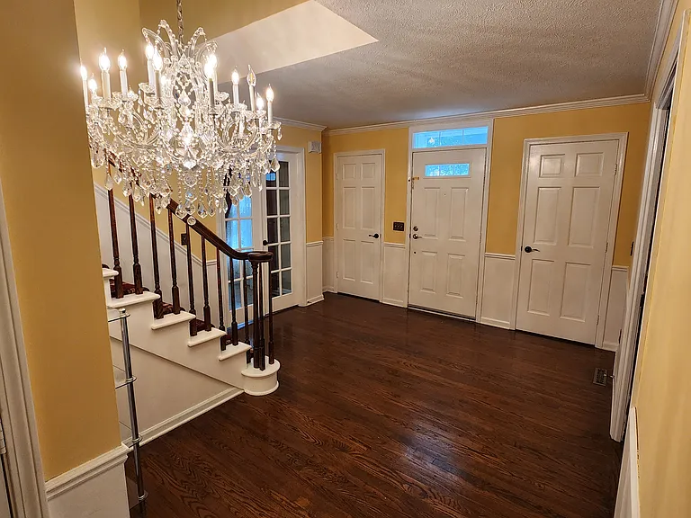 17115 Ridgefield Ct — Photo 9