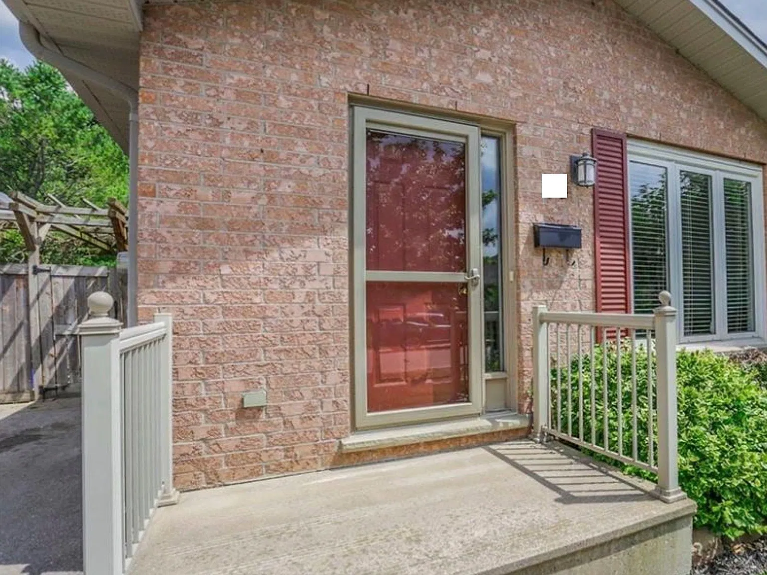 3 bed, $2,450 — Photo 3