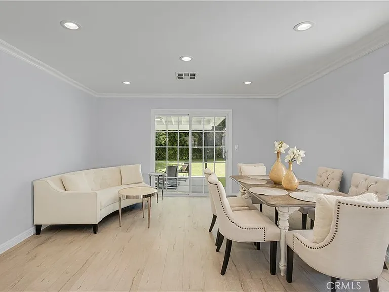 6823 Matilija Ave — Photo 23