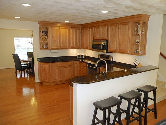4th image of 4620 Larkwood Dr