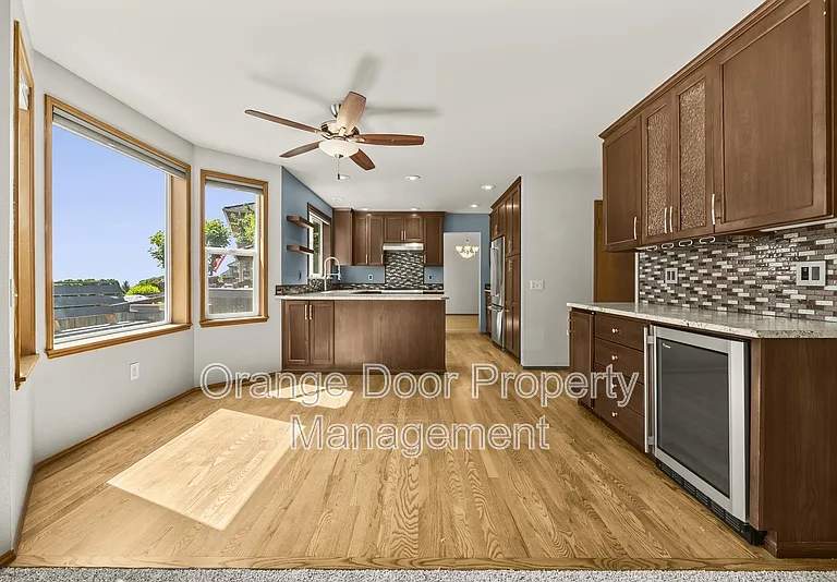 5204 Ridge Dr NE — Photo 14