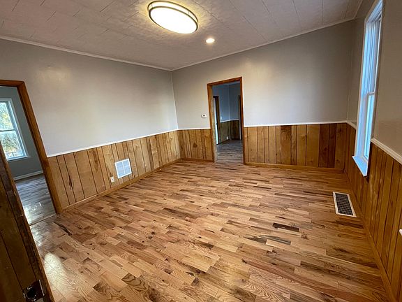 2nd image of 708 Jefferson Ave #1