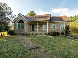 50 Meadow Lake Dr, Taylorsville, KY 40071