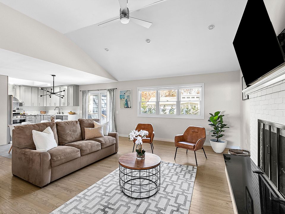 43 Homewood Dr, Hampton Bays, NY 11946 Zillow