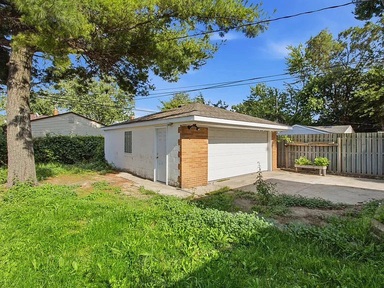 28816 Groveland St — Photo 26