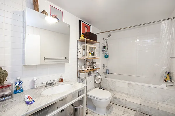 Rented by R New York | media 16