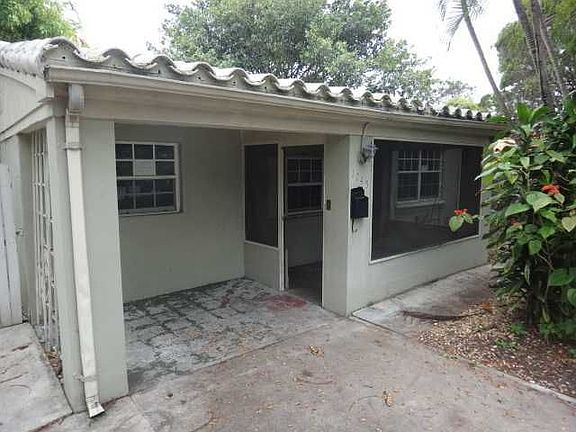3rd image of 1745 NE 174th St