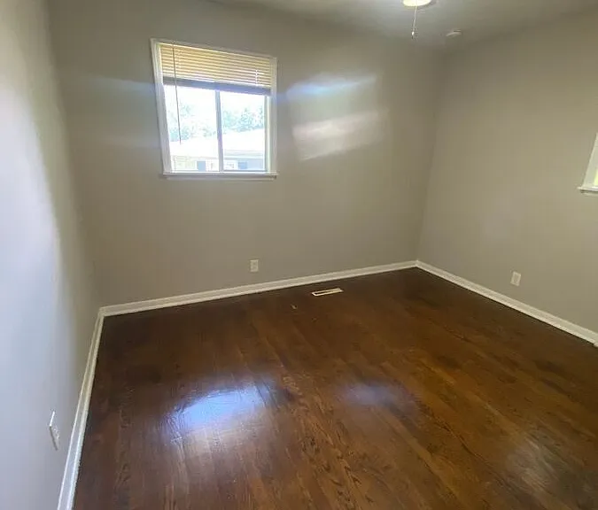 6002 N Euclid Ave — Photo 8