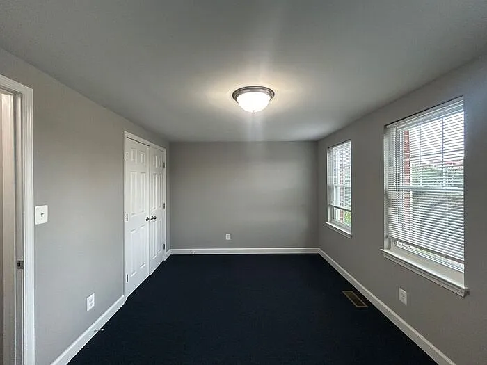 1200 E Madison St — Photo 4