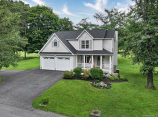 261 East Dr, Walden, NY 12586