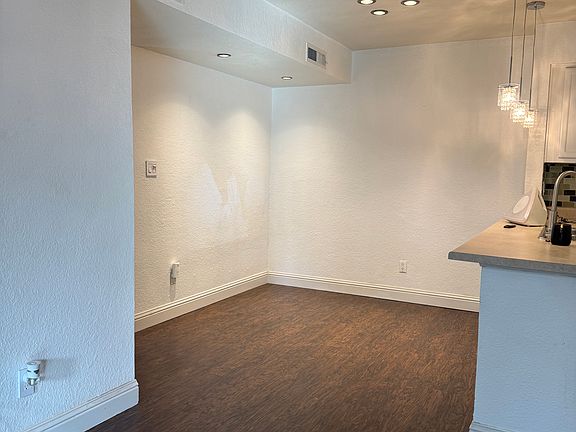 3rd image of 2881 E Huntington Blvd #131