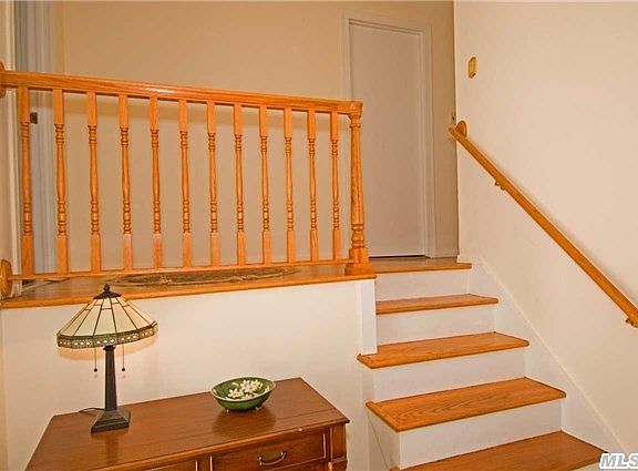 2nd image of 90 Leona Ct
