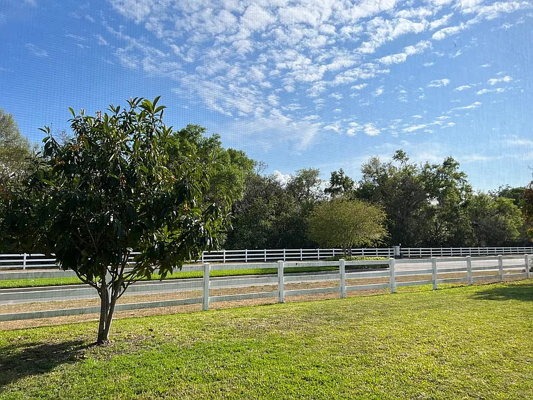 365 James Cir — Photo 4