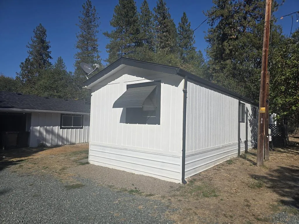 7591 Monument Dr — Photo 3