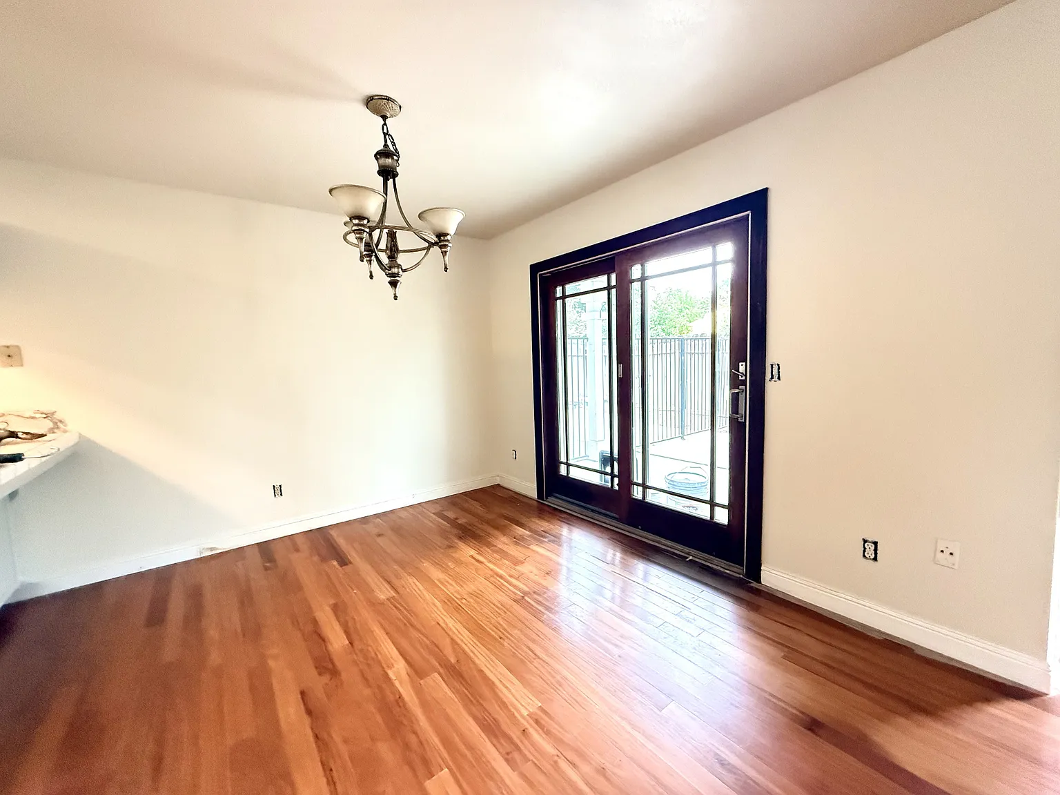 3 bed, 2.5 bath, 1499 sqft, $2,800 — Photo 4