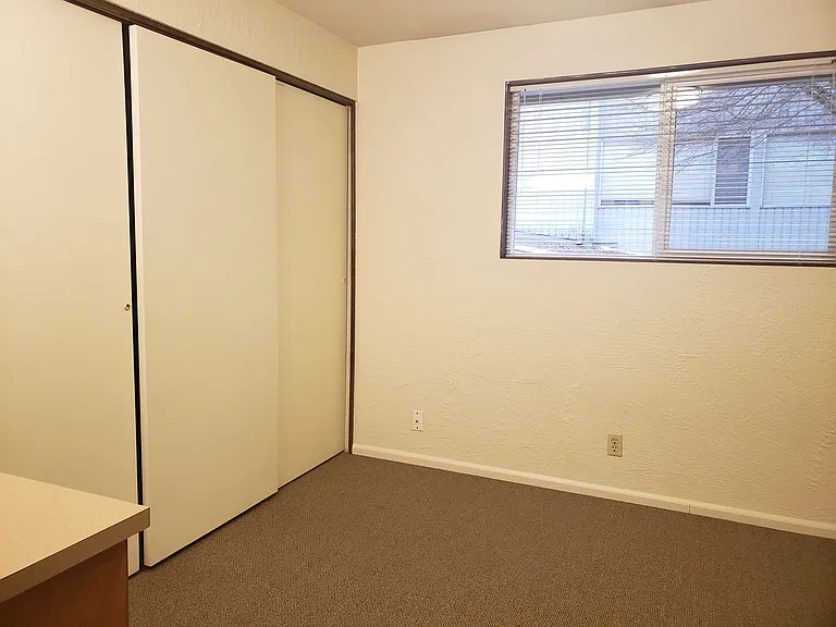 Hayward — Photo 18