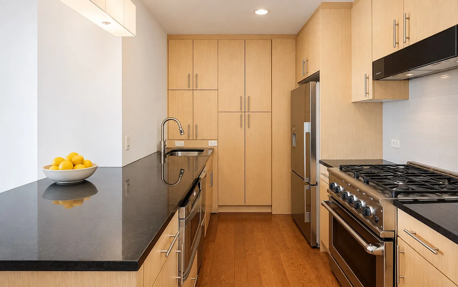 5-49 Borden Avenue — Photo 1