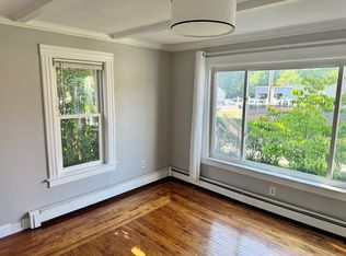 22 Pleasant St #A, Easthampton, MA 01027