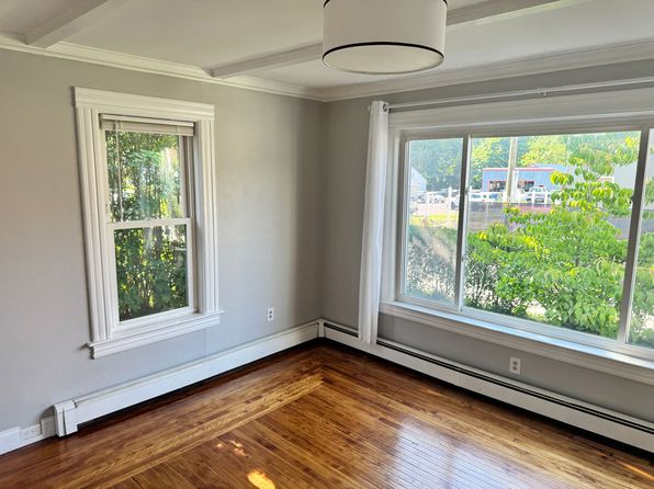 22 Pleasant St #A