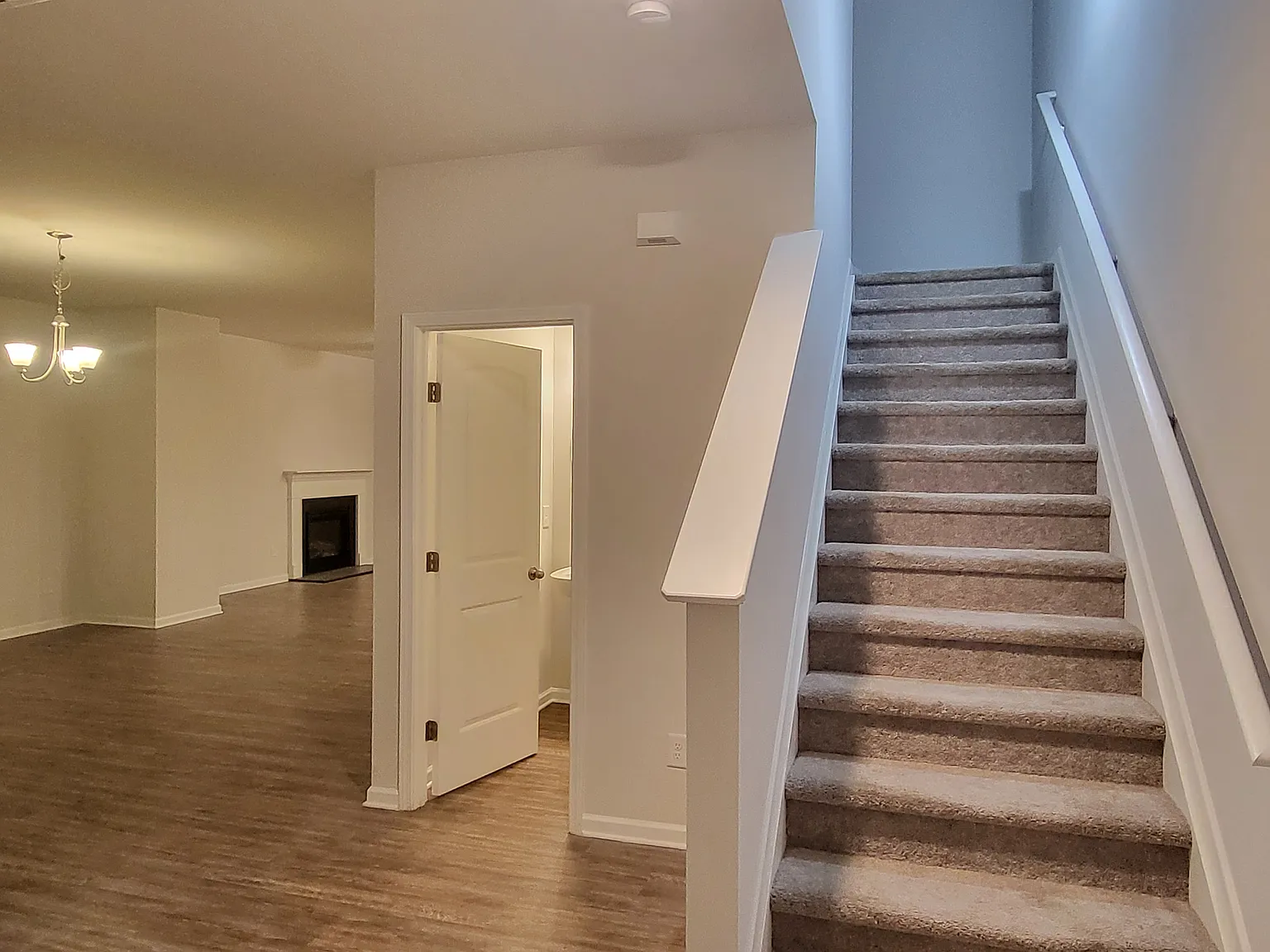 4 bed, 2.5 bath, 2250 sqft, $2,150 — Photo 2