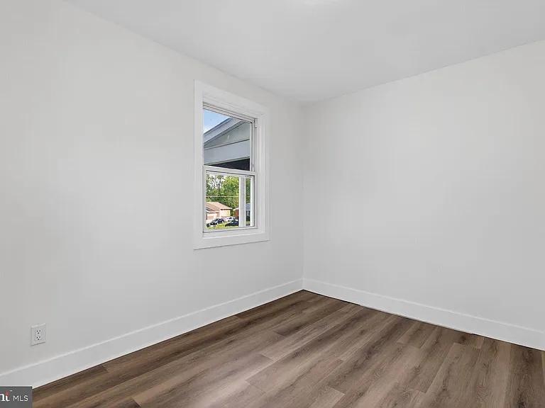 3303 Fairview Rd — Photo 10