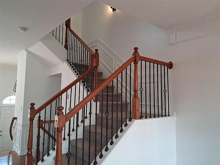 1377 Thornborough Dr — Photo 4