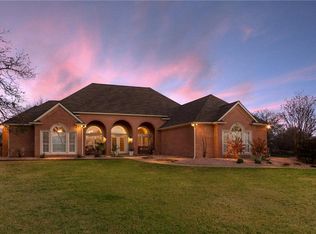 225 Sherry Ln, Burleson, TX 76028