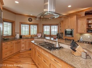 9201 Huntington Cir, Johnston, IA 50131