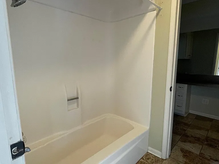 200 S Anderson St #3 — Photo 9