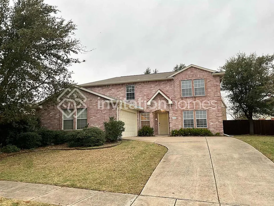 1002 Chatham Ln