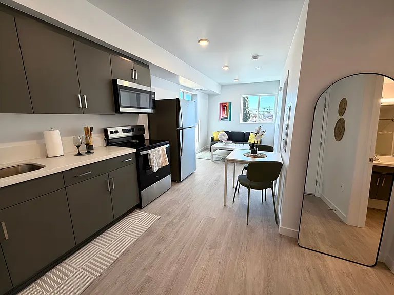Gorgeous 1 bed/1 bath Apartments ~ LA City Section 8 Voucher Accepted! — Photo 8