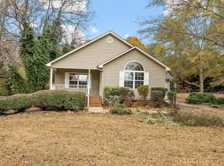 525 Hammett Rd, Wellford, SC 29385