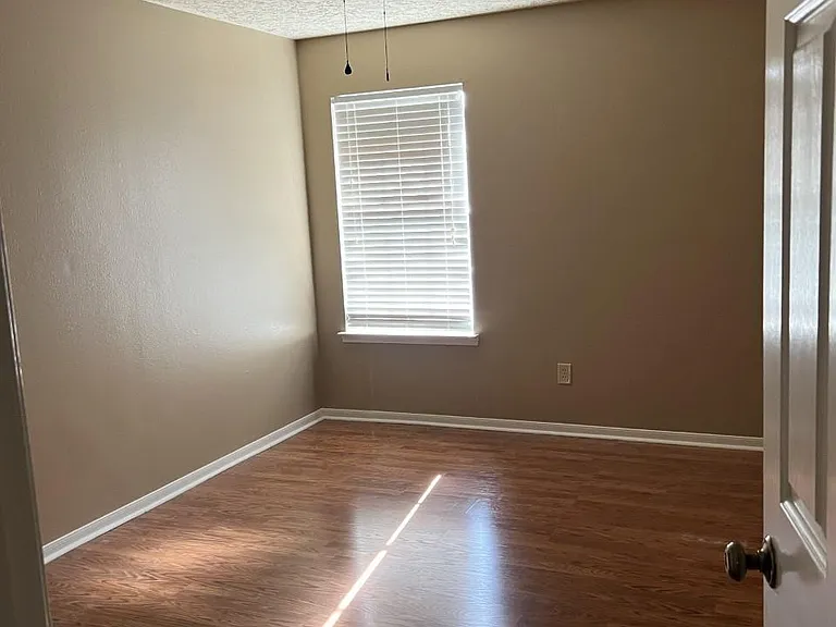 13967 Dentwood Dr — Photo 14