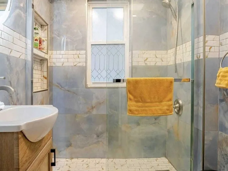 108 E Gibbons St #2 — Photo 4