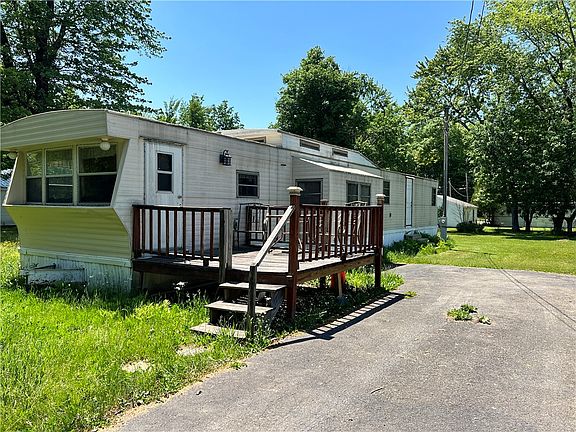 2nd image of 9607 Hollick St
