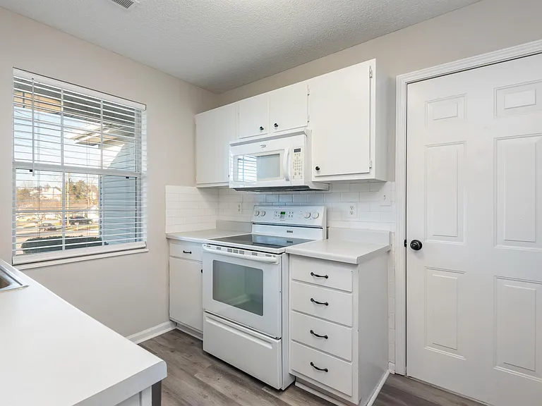 7701 Bellchase Ln — Photo 8
