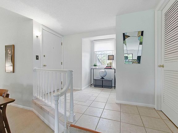 5th image of 4150 E 60th St APT 502