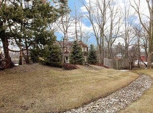 1453 Waukegan Rd, Deerfield, IL 60015