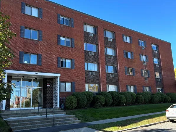 266 Essex Street, 266 Essex St #209, Holyoke, MA 01040