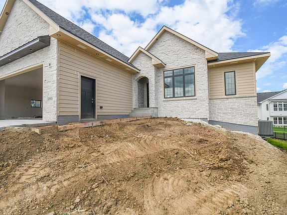 4th image of 2505 S Meadowview Ave