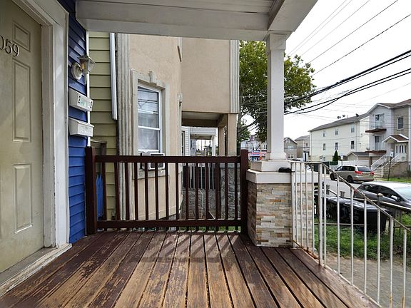 5th image of 1059 Lafayette St