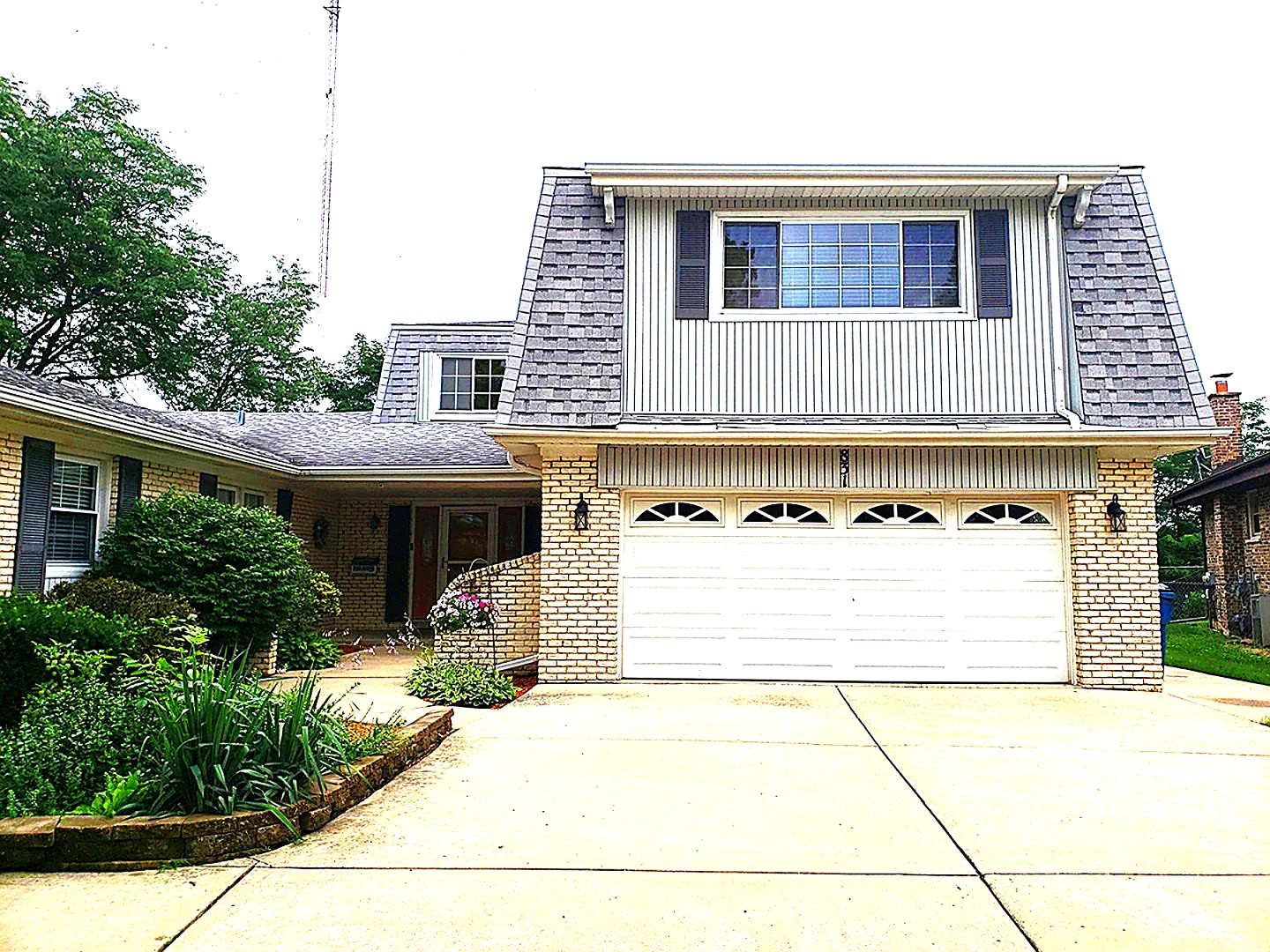2 bed, 800 sqft, $2,100 — Photo 1