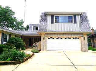 831 W Heritage Dr #2, Addison, IL 60101