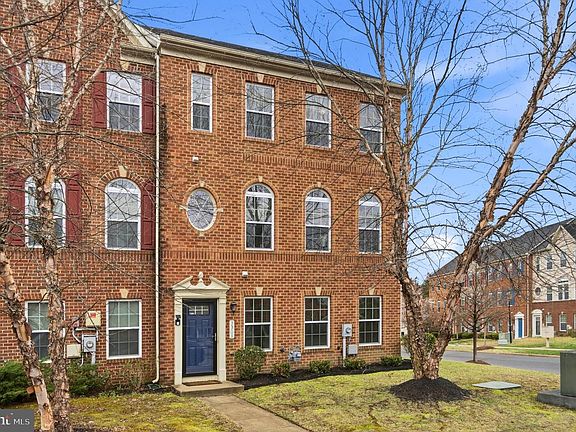 3rd image of 3301 Tianna Way