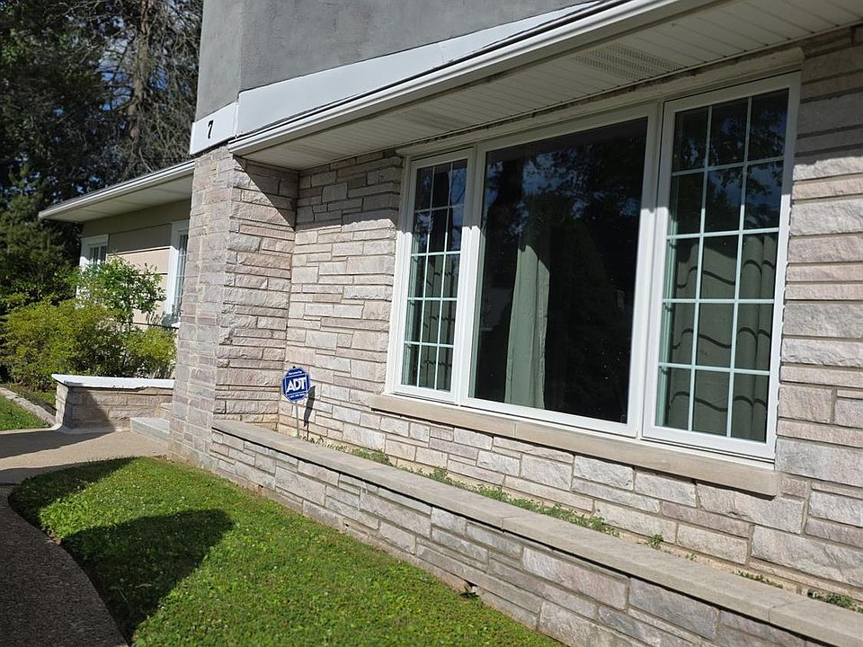 2nd image of 7 White Beech Ct