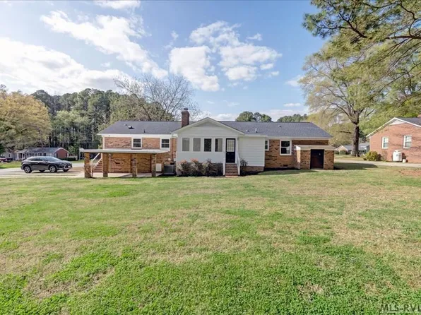 704 N Lunenburg Ave, South Hill, VA 23970
