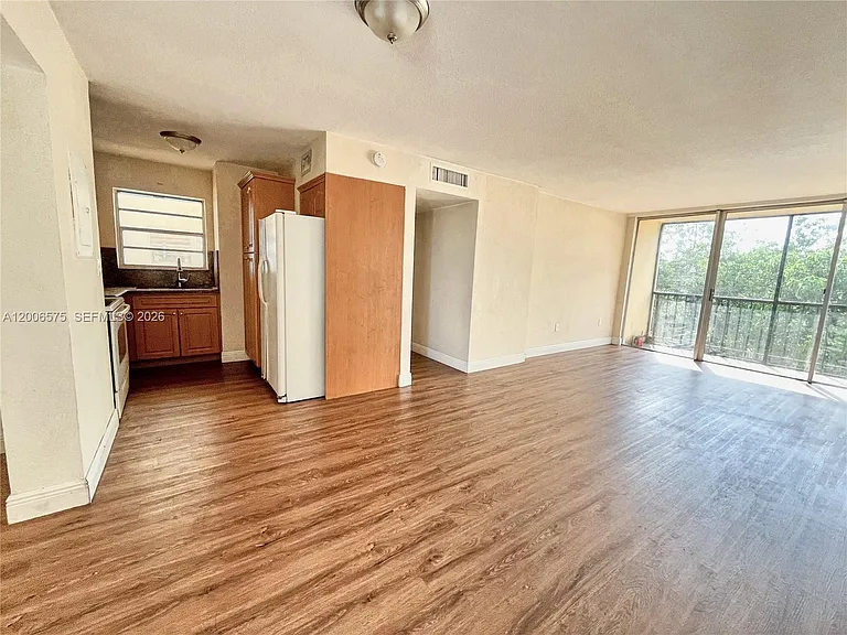 8870 Fontainebleau Blvd #409 — Photo 4
